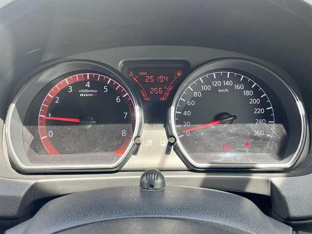 日産 ノート ニスモS 熊本県 2015(平27)年 2.6万km ブリリアントシルバー ワンオーナー/MT車/プッシュスタート/純正ナビ/（CD・フルセグTV・BTオーディオ・SD）/バックカメラ/ETC/純正17インチAW/LEDヘッドライト/オートライト/フォグライト/純正フロアマット/純正ドアバイザー/新車保証書/取扱説明書/スマートスペアキー×1本