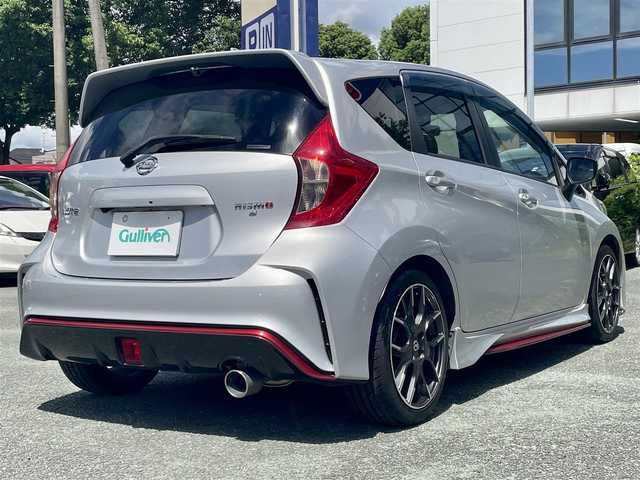 日産 ノート ニスモS 熊本県 2015(平27)年 2.6万km ブリリアントシルバー ワンオーナー/MT車/プッシュスタート/純正ナビ/（CD・フルセグTV・BTオーディオ・SD）/バックカメラ/ETC/純正17インチAW/LEDヘッドライト/オートライト/フォグライト/純正フロアマット/純正ドアバイザー/新車保証書/取扱説明書/スマートスペアキー×1本