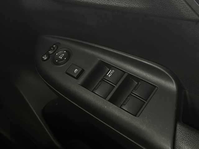 ホンダ シャトル ハイブリッド X スタイルエディション 大阪府 2016(平28)年 5.7万km アラバスターシルバーメタリック 衝突軽減ブレーキ/社外SDナビ[地図SDなし、動作未確認]/　・フルセグ/バックカメラ/LEDヘッドライト/オートライト/フォグランプ/ハーフレザーシート/スマートキー/ステアリングスイッチ/パドルシフト/ETC