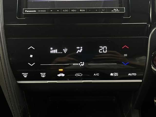 ホンダ シャトル ハイブリッド X スタイルエディション 大阪府 2016(平28)年 5.7万km アラバスターシルバーメタリック 衝突軽減ブレーキ/社外SDナビ[地図SDなし、動作未確認]/　・フルセグ/バックカメラ/LEDヘッドライト/オートライト/フォグランプ/ハーフレザーシート/スマートキー/ステアリングスイッチ/パドルシフト/ETC