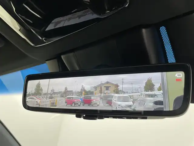 トヨタ ハリアー G 富山県 2021(令3)年 4.5万km ホワイトパールクリスタルシャイン 純正ディスプレイオーディオ/【ナビ機能/フルセグTV/FM/AM/Bluetooth/USB/AUX】/バックカメラ/ビルトインＥＴＣ/純正ドライブレコーダー/前後コーナーセンサー/トヨタセーフティーセンス/レーダークルーズコントロール/プリクラッシュセーフティ/横滑り防止装置/レーントレーシングアシスト/プロアクティブドライビングアシスト/フロントクロストラフィックアラート/LEDヘッドライト/オートライト/アダプティブハイビームシステム/フォグランプ/電格ウィンカーミラー/発進遅れ告知機能/緊急時操舵支援/ドライバー異常時対応システム/盗難防止装置/ロードサインアシスト/レーンチェンジアシスト/ブラインドスポットモニター/ABS/デジタルインナーミラー/レザーシート/D席パワーシート/電動リアゲート/スマートキー×２/プッシュスタート