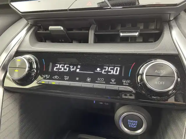 トヨタ ハリアー G 富山県 2021(令3)年 4.5万km ホワイトパールクリスタルシャイン 純正ディスプレイオーディオ/【ナビ機能/フルセグTV/FM/AM/Bluetooth/USB/AUX】/バックカメラ/ビルトインＥＴＣ/純正ドライブレコーダー/前後コーナーセンサー/トヨタセーフティーセンス/レーダークルーズコントロール/プリクラッシュセーフティ/横滑り防止装置/レーントレーシングアシスト/プロアクティブドライビングアシスト/フロントクロストラフィックアラート/LEDヘッドライト/オートライト/アダプティブハイビームシステム/フォグランプ/電格ウィンカーミラー/発進遅れ告知機能/緊急時操舵支援/ドライバー異常時対応システム/盗難防止装置/ロードサインアシスト/レーンチェンジアシスト/ブラインドスポットモニター/ABS/デジタルインナーミラー/レザーシート/D席パワーシート/電動リアゲート/スマートキー×２/プッシュスタート