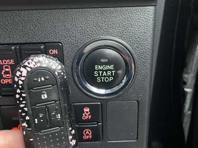 ダイハツ タント カスタム RS トップED SA Ⅲ 三重県 2017(平29)年 7.9万km ブラックマイカメタリック 登録時79047km/禁煙車/純正８インチＳＤナビ/・フルセグ・Ｂｌｕｅｔｏｏｔｈ・ＨＤＭＩ・ＵＳＢ/・CD/DVD・SD・AM/FM/両側パワースライドドア/シートヒーター/衝突軽減ブレーキ/ＡＵＴＯライト/ＡＵＴＯハイビーム/ＬＥＤヘッドライト/革巻きステアリング/ETC/アイドリングストップ/電動格納ミラー