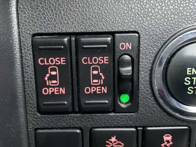 ダイハツ タント カスタム RS トップED SA Ⅲ 三重県 2017(平29)年 7.9万km ブラックマイカメタリック 登録時79047km/禁煙車/純正８インチＳＤナビ/・フルセグ・Ｂｌｕｅｔｏｏｔｈ・ＨＤＭＩ・ＵＳＢ/・CD/DVD・SD・AM/FM/両側パワースライドドア/シートヒーター/衝突軽減ブレーキ/ＡＵＴＯライト/ＡＵＴＯハイビーム/ＬＥＤヘッドライト/革巻きステアリング/ETC/アイドリングストップ/電動格納ミラー