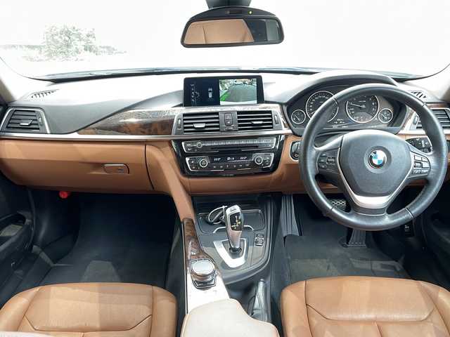 ＢＭＷ ３１８ｉ ツーリング ラグジュアリー 高知県 2017(平29)年 6.5万km ミネラルホワイト 純正ナビ/・Ｂｌｕｅｔｏｏｔｈ/・ＣＤ／ＤＶＤ/バックモニター/ＥＴＣ/茶色レザーシート/パワーシート/シートヒーター/プッシュスタート/スペアキー/LEDヘッドライト