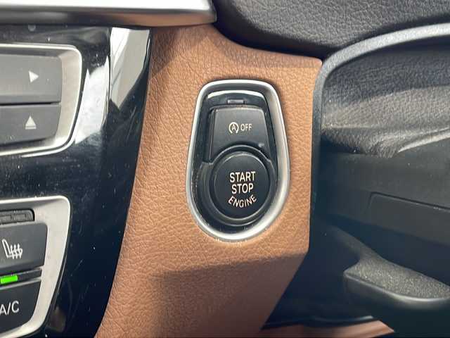 ＢＭＷ ３１８ｉ ツーリング ラグジュアリー 高知県 2017(平29)年 6.5万km ミネラルホワイト 純正ナビ/・Ｂｌｕｅｔｏｏｔｈ/・ＣＤ／ＤＶＤ/バックモニター/ＥＴＣ/茶色レザーシート/パワーシート/シートヒーター/プッシュスタート/スペアキー/LEDヘッドライト