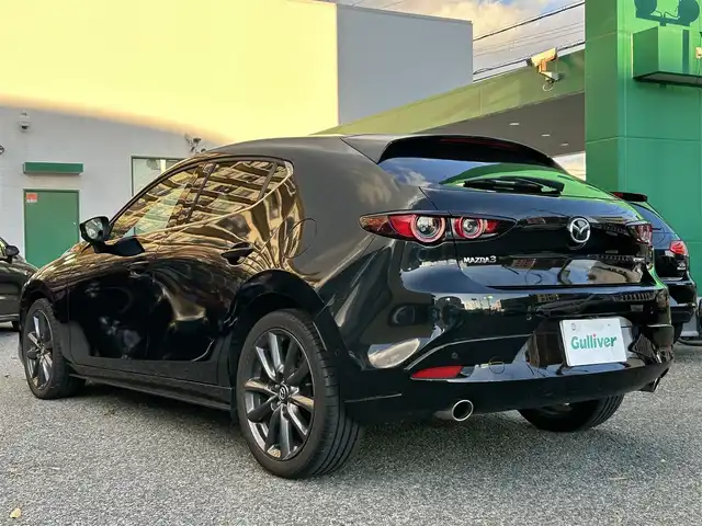マツダ マツダ３ファストバック 15S ツーリング 大阪府 2021(令3)年 3.8万km ジェットブラックマイカ ワンオーナー/純正SDナビ/BTオーディオ/フルセグテレビ/CD/DVD/バックカメラ/ステアリングスイッチ/クルーズコントロール/i-ACTIVSENSE/電動パーキングブレーキ/オートホールド/ETC/LEDヘッドライト/オートライト/純正18インチAW/純正フロアマット/スマートキープッシュスタート/スペアキー