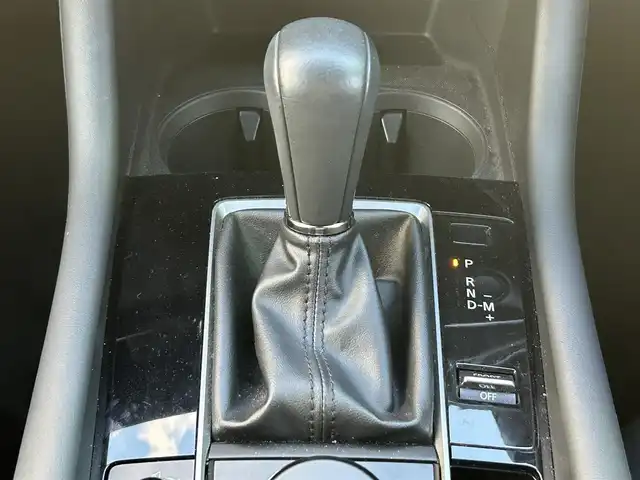 マツダ マツダ３ファストバック 15S ツーリング 大阪府 2021(令3)年 3.8万km ジェットブラックマイカ ワンオーナー/純正SDナビ/BTオーディオ/フルセグテレビ/CD/DVD/バックカメラ/ステアリングスイッチ/クルーズコントロール/i-ACTIVSENSE/電動パーキングブレーキ/オートホールド/ETC/LEDヘッドライト/オートライト/純正18インチAW/純正フロアマット/スマートキープッシュスタート/スペアキー