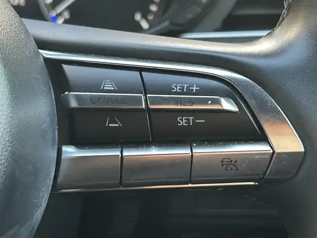 マツダ マツダ３ファストバック 15S ツーリング 大阪府 2021(令3)年 3.8万km ジェットブラックマイカ ワンオーナー/純正SDナビ/BTオーディオ/フルセグテレビ/CD/DVD/バックカメラ/ステアリングスイッチ/クルーズコントロール/i-ACTIVSENSE/電動パーキングブレーキ/オートホールド/ETC/LEDヘッドライト/オートライト/純正18インチAW/純正フロアマット/スマートキープッシュスタート/スペアキー