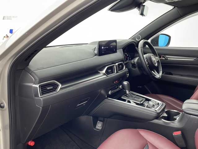 マツダ ＣＸ－８ XD スポーツアピアランス 兵庫県 2023(令5)年 5.2万km プラチナクォーツメタリック ・純正ナビ/Bluetooth/TV/Android Auto/Apple CarPlay/・360°ビューモニター/・Boseサウンドシステム/・ETC/・サンルーフ/・レザーシート/・1，2列目シートヒーター/・前席ベンチレーション/・ステアリングヒーター/・前席パワーシート/・パワーバックドア/・スマートブレーキサポート/・スマートシティブレーキサポート/・レーンキープアシスト/・車間認知支援システム/・車線逸脱警報システム/・ブラインドスポットモニタリング/・車間制御/・速度標識警報/・ドライバーアテンションアラート/・パーキングセンサー/・レーダークルーズコントロール