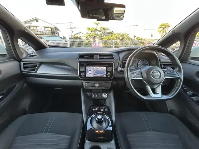 日産 リーフ e+ X 静岡県 2019(令1)年 2万km ブリリアントホワイトパール ユーザー買取車両/電気自動車/純正SDナビ「AM/FM/TV/CD/BT/DVD」/純正16インチAW/純正LEDヘッドライト/クルーズコントロール（追従走行あり）/車外カメラ（バック/全方位）/USB入力端子/ETC/ドライブレコーダー/シートヒーター/追突被害軽減システム/コーナーセンサー/スマートキー/スペアキー×１/保証書/取扱説明書