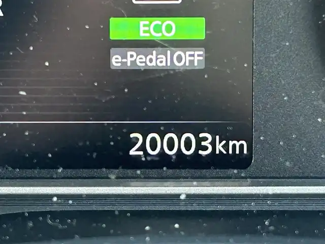 日産 リーフ e+ X 静岡県 2019(令1)年 2万km ブリリアントホワイトパール ユーザー買取車両/電気自動車/純正SDナビ「AM/FM/TV/CD/BT/DVD」/純正16インチAW/純正LEDヘッドライト/クルーズコントロール（追従走行あり）/車外カメラ（バック/全方位）/USB入力端子/ETC/ドライブレコーダー/シートヒーター/追突被害軽減システム/コーナーセンサー/スマートキー/スペアキー×１/保証書/取扱説明書