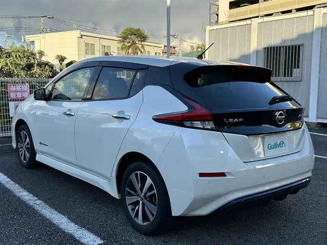日産 リーフ e+ X 静岡県 2019(令1)年 2万km ブリリアントホワイトパール ユーザー買取車両/電気自動車/純正SDナビ「AM/FM/TV/CD/BT/DVD」/純正16インチAW/純正LEDヘッドライト/クルーズコントロール（追従走行あり）/車外カメラ（バック/全方位）/USB入力端子/ETC/ドライブレコーダー/シートヒーター/追突被害軽減システム/コーナーセンサー/スマートキー/スペアキー×１/保証書/取扱説明書