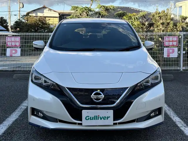 日産 リーフ e+ X 静岡県 2019(令1)年 2万km ブリリアントホワイトパール ユーザー買取車両/電気自動車/純正SDナビ「AM/FM/TV/CD/BT/DVD」/純正16インチAW/純正LEDヘッドライト/クルーズコントロール（追従走行あり）/車外カメラ（バック/全方位）/USB入力端子/ETC/ドライブレコーダー/シートヒーター/追突被害軽減システム/コーナーセンサー/スマートキー/スペアキー×１/保証書/取扱説明書