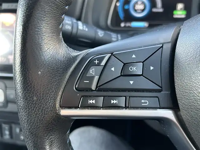 日産 リーフ e+ X 静岡県 2019(令1)年 2万km ブリリアントホワイトパール ユーザー買取車両/電気自動車/純正SDナビ「AM/FM/TV/CD/BT/DVD」/純正16インチAW/純正LEDヘッドライト/クルーズコントロール（追従走行あり）/車外カメラ（バック/全方位）/USB入力端子/ETC/ドライブレコーダー/シートヒーター/追突被害軽減システム/コーナーセンサー/スマートキー/スペアキー×１/保証書/取扱説明書