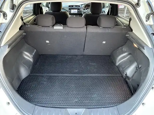 日産 リーフ e+ X 静岡県 2019(令1)年 2万km ブリリアントホワイトパール ユーザー買取車両/電気自動車/純正SDナビ「AM/FM/TV/CD/BT/DVD」/純正16インチAW/純正LEDヘッドライト/クルーズコントロール（追従走行あり）/車外カメラ（バック/全方位）/USB入力端子/ETC/ドライブレコーダー/シートヒーター/追突被害軽減システム/コーナーセンサー/スマートキー/スペアキー×１/保証書/取扱説明書