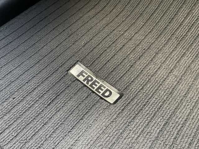 ホンダ フリード Gエアロ 岡山県 2015(平27)年 8.5万km ホワイトオーキッドパール 純正ナビ　/VXM-155VFi/フルセグTV、CD、DVD、Bluetooth、AM、FM/バックカメラ/ETC/片側パワースライドドア/スマートキー/オートライト/ドアバイザー/ハーフレザーシート