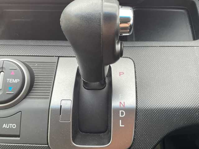 ホンダ フリード Gエアロ 岡山県 2015(平27)年 8.5万km ホワイトオーキッドパール 純正ナビ　/VXM-155VFi/フルセグTV、CD、DVD、Bluetooth、AM、FM/バックカメラ/ETC/片側パワースライドドア/スマートキー/オートライト/ドアバイザー/ハーフレザーシート