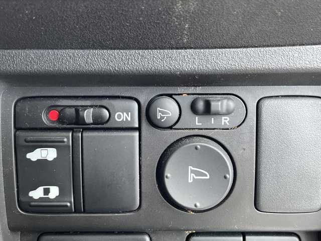 ホンダ フリード Gエアロ 岡山県 2015(平27)年 8.5万km ホワイトオーキッドパール 純正ナビ　/VXM-155VFi/フルセグTV、CD、DVD、Bluetooth、AM、FM/バックカメラ/ETC/片側パワースライドドア/スマートキー/オートライト/ドアバイザー/ハーフレザーシート