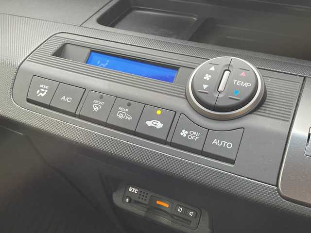 ホンダ フリード Gエアロ 岡山県 2015(平27)年 8.5万km ホワイトオーキッドパール 純正ナビ　/VXM-155VFi/フルセグTV、CD、DVD、Bluetooth、AM、FM/バックカメラ/ETC/片側パワースライドドア/スマートキー/オートライト/ドアバイザー/ハーフレザーシート