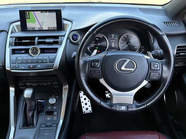 レクサス ＮＸ 300h Fスポーツ 大分県 2015(平27)年 7.4万km グラファイトブラックガラスフレーク ブラック/レッドレザーシート/サンルーフ/シートヒーター/ベンチレーション/純正メモリーナビ/パノラミックビューモニター/フルセグ /Bluetooth/アダプティブクルーズコントロール/レーンキープアシスト/パワーシート/純正LEDヘッドライト/オートライトコントロール/スマートキー/エンジンプッシュスタート/ステアリングヒーター/リアクリアランスソナー/ビルトインETC