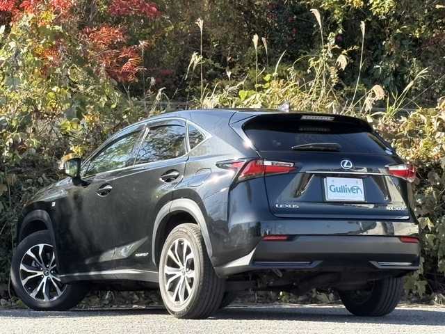 レクサス ＮＸ 300h Fスポーツ 大分県 2015(平27)年 7.4万km グラファイトブラックガラスフレーク ブラック/レッドレザーシート/サンルーフ/シートヒーター/ベンチレーション/純正メモリーナビ/パノラミックビューモニター/フルセグ /Bluetooth/アダプティブクルーズコントロール/レーンキープアシスト/パワーシート/純正LEDヘッドライト/オートライトコントロール/スマートキー/エンジンプッシュスタート/ステアリングヒーター/リアクリアランスソナー/ビルトインETC