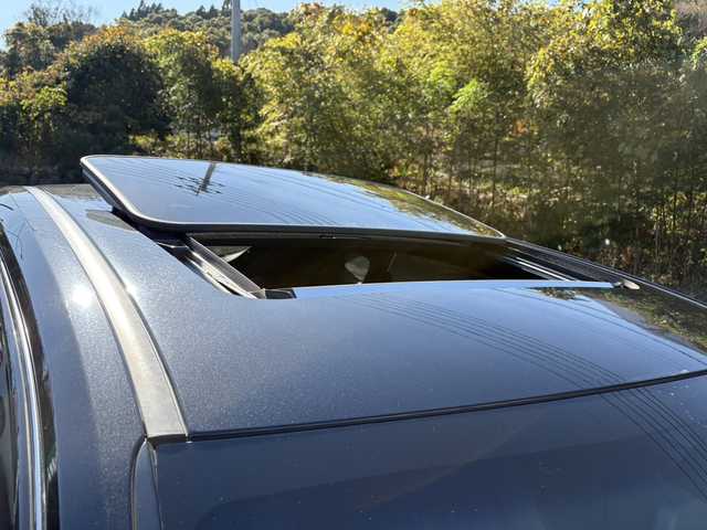 レクサス ＮＸ 300h Fスポーツ 大分県 2015(平27)年 7.4万km グラファイトブラックガラスフレーク ブラック/レッドレザーシート/サンルーフ/シートヒーター/ベンチレーション/純正メモリーナビ/パノラミックビューモニター/フルセグ /Bluetooth/アダプティブクルーズコントロール/レーンキープアシスト/パワーシート/純正LEDヘッドライト/オートライトコントロール/スマートキー/エンジンプッシュスタート/ステアリングヒーター/リアクリアランスソナー/ビルトインETC