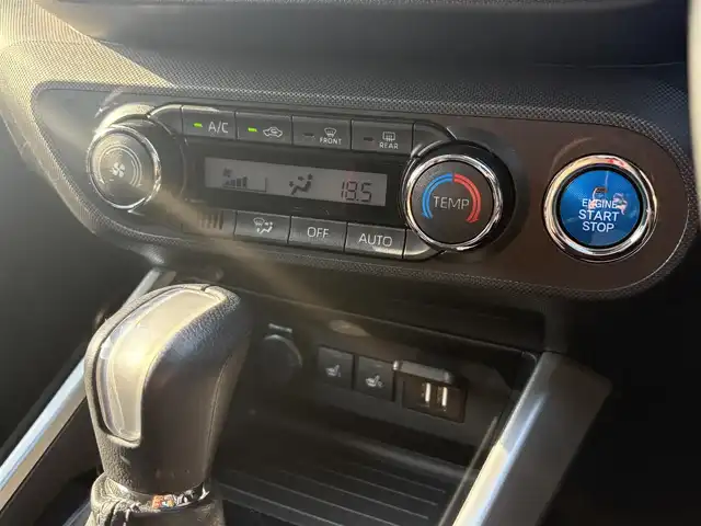 トヨタ ライズ Z 徳島県 2021(令3)年 2万km ブラックマイカメタリック/ターコイズブルーマイカメタリック スマートアシストIII　/モデリスタフルエアロ　/ディスプレイオーディオ/（フルセグTV/Bluetooth/ラジオ）　/純正１７インチアルミホイール/トラクションコントロール/アイドリングストップ/フルセグＴＶ　/LEDヘッドライト/LEDフォグランプ/オートライト/ウィンカーミラー/革巻きステアリング　/ステアリングリモコン/レーダークルーズコントロール　/社外前後ドライブレコーダー/両席シートヒーター　/スマートキー　/スペアキー　/純正フロアマット/サイドバイザー/カーテンエアバック/リヤワイパー