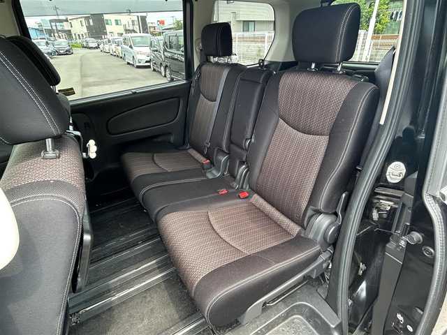 日産 セレナ HWS S HV Vセレ +SeftyⅡ 静岡県 2016(平28)年 9万km ダイヤモンドブラック 純正メモリナビ（Ｂｌｕｅｔｏｏｔｈ，ＣＤ，ＤＶＤ，フルセグＴＶ）/全方位カメラ/前後コーナーセンサー/ＨＩＤヘッドライト/スマートキー/純正アルミホイール/アイドリングストップ/ＥＴＣ/プッシュスタート/パワーステアリング/パワーウィンドウ/ダブルオートエアコン/クルーズコントロール/３列シート/ウォークスルー/純正フロアマット/両側パワースライドドア/ABS/横滑り防止装置/レーンキープアシスト/オートライト/ダブルエアバック/衝突軽減システム