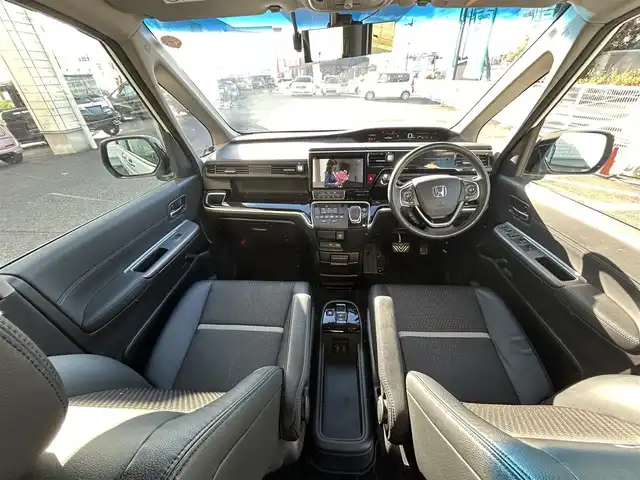 ホンダ ステップワゴン モデューロX ホンダセンシング 埼玉県 2020(令2)年 5.5万km プラチナホワイトパール 登録時54499km/ワンオーナー/純正10型メモリナビゲーション（フルセグTV/BT/AM/FM）/純正後席フリップダウンモニター/B/F/S/全方位カメラ/ホンダセンシング/アダブティブクルーズコントロール/CMBS衝突軽減ブレーキ/誤発進抑制機能/LKAS車線維持支援システム/純正16インチアルミホイール/純正LEDヘッドライト/純正LEDフロントフォグランプ/純正フロアマット/ビルトインETC2.0/両側電動スライドドア/USB入力端子/3列シート/ステアリングスイッチ/革巻きステアリング/合皮ハーフレザーシート/オートライト/電動パーキングブレーキ/電格ウインカーミラー/プッシュスタート/スマートキー/スペアキー1本/保証書/車両/ナビ取扱説明書