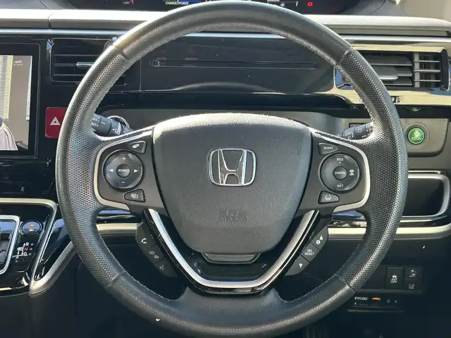 ホンダ ステップワゴン モデューロX ホンダセンシング 埼玉県 2020(令2)年 5.5万km プラチナホワイトパール 登録時54499km/ワンオーナー/純正10型メモリナビゲーション（フルセグTV/BT/AM/FM）/純正後席フリップダウンモニター/B/F/S/全方位カメラ/ホンダセンシング/アダブティブクルーズコントロール/CMBS衝突軽減ブレーキ/誤発進抑制機能/LKAS車線維持支援システム/純正16インチアルミホイール/純正LEDヘッドライト/純正LEDフロントフォグランプ/純正フロアマット/ビルトインETC2.0/両側電動スライドドア/USB入力端子/3列シート/ステアリングスイッチ/革巻きステアリング/合皮ハーフレザーシート/オートライト/電動パーキングブレーキ/電格ウインカーミラー/プッシュスタート/スマートキー/スペアキー1本/保証書/車両/ナビ取扱説明書