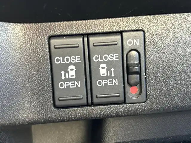 ホンダ ステップワゴン モデューロX ホンダセンシング 埼玉県 2020(令2)年 5.5万km プラチナホワイトパール 登録時54499km/ワンオーナー/純正10型メモリナビゲーション（フルセグTV/BT/AM/FM）/純正後席フリップダウンモニター/B/F/S/全方位カメラ/ホンダセンシング/アダブティブクルーズコントロール/CMBS衝突軽減ブレーキ/誤発進抑制機能/LKAS車線維持支援システム/純正16インチアルミホイール/純正LEDヘッドライト/純正LEDフロントフォグランプ/純正フロアマット/ビルトインETC2.0/両側電動スライドドア/USB入力端子/3列シート/ステアリングスイッチ/革巻きステアリング/合皮ハーフレザーシート/オートライト/電動パーキングブレーキ/電格ウインカーミラー/プッシュスタート/スマートキー/スペアキー1本/保証書/車両/ナビ取扱説明書