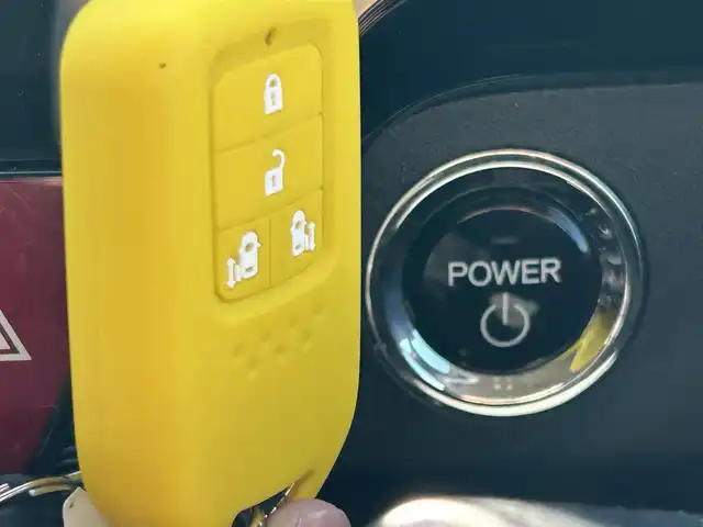 ホンダ ステップワゴン モデューロX ホンダセンシング 埼玉県 2020(令2)年 5.5万km プラチナホワイトパール 登録時54499km/ワンオーナー/純正10型メモリナビゲーション（フルセグTV/BT/AM/FM）/純正後席フリップダウンモニター/B/F/S/全方位カメラ/ホンダセンシング/アダブティブクルーズコントロール/CMBS衝突軽減ブレーキ/誤発進抑制機能/LKAS車線維持支援システム/純正16インチアルミホイール/純正LEDヘッドライト/純正LEDフロントフォグランプ/純正フロアマット/ビルトインETC2.0/両側電動スライドドア/USB入力端子/3列シート/ステアリングスイッチ/革巻きステアリング/合皮ハーフレザーシート/オートライト/電動パーキングブレーキ/電格ウインカーミラー/プッシュスタート/スマートキー/スペアキー1本/保証書/車両/ナビ取扱説明書