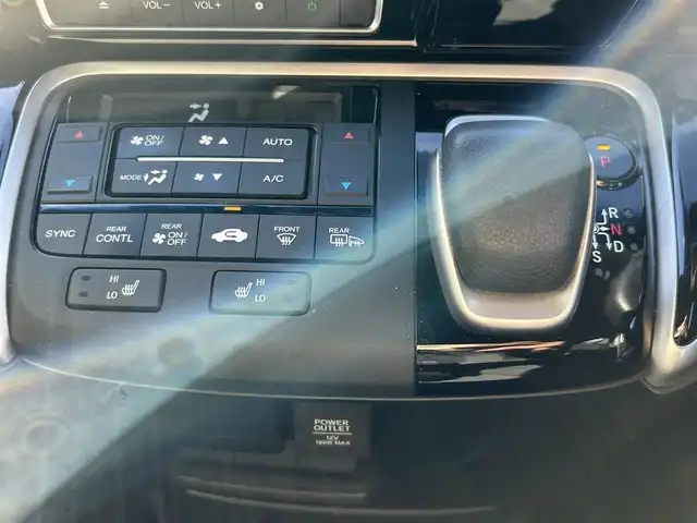 ホンダ ステップワゴン モデューロX ホンダセンシング 埼玉県 2020(令2)年 5.5万km プラチナホワイトパール 登録時54499km/ワンオーナー/純正10型メモリナビゲーション（フルセグTV/BT/AM/FM）/純正後席フリップダウンモニター/B/F/S/全方位カメラ/ホンダセンシング/アダブティブクルーズコントロール/CMBS衝突軽減ブレーキ/誤発進抑制機能/LKAS車線維持支援システム/純正16インチアルミホイール/純正LEDヘッドライト/純正LEDフロントフォグランプ/純正フロアマット/ビルトインETC2.0/両側電動スライドドア/USB入力端子/3列シート/ステアリングスイッチ/革巻きステアリング/合皮ハーフレザーシート/オートライト/電動パーキングブレーキ/電格ウインカーミラー/プッシュスタート/スマートキー/スペアキー1本/保証書/車両/ナビ取扱説明書