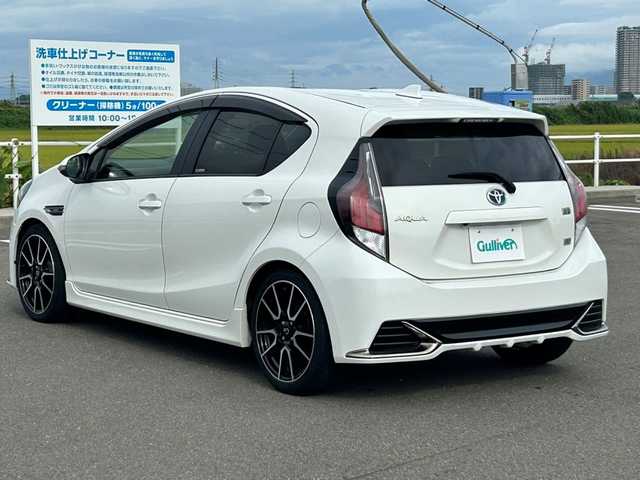 トヨタ アクア G G’s 佐賀県 2016(平28)年 13.8万km ライムホワイトパールクリスタルシャイン 純正SDナビゲーション/・フルセグTV/CD/DVD/SD/Bluetooth/バックカメラ/ビルトインETC/ハーフレザーシート/ISOFIX対応/革巻きステアリング/ステアリングリモコン/G’ｓ17インチアルミホイール/純正LEDヘッドライト/純正LEDフォグランプ/純正LEDデイライト/純正フロアマット/純正ドアバイザ―/新車保証書/取扱説明書/クルーズコントロール/プリクラッシュセーフティ/レーンディパーチャーアラート