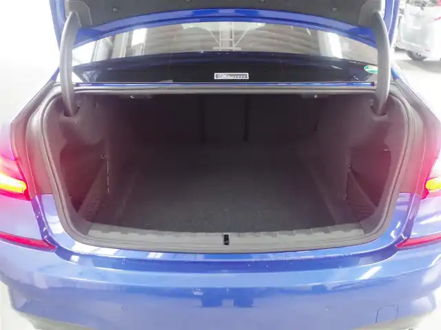 ＢＭＷ ３２０ｄ xDrive Mスポーツ 兵庫県 2020(令2)年 3.5万km 青Ｍ 純正ナビ/社外地デジTV/全方位カメラ/アップルカープレイ/フロントシートヒーター/ハーフレザーシート/電動フロントシート/アンビエントライト/アクティブクルーズコントロール/レーンキープアシスト/ブラインドスポットモニター/ドライブレコーダー前後カメラ/パワーバックドア/コンフォートアクセス