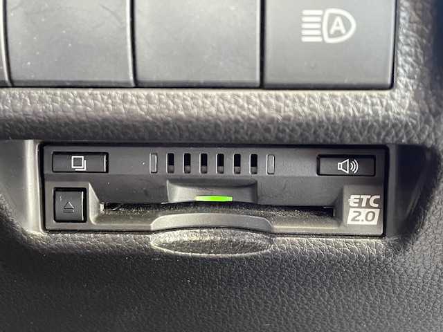 トヨタ ＲＡＶ４ アドベンチャー 大分県 2020(令2)年 3.6万km アティチュードブラックマイカ ワンオーナー/４WD/TRDフロントバンパーガーニッシュ/トヨタセーフティーセンス/・レーダークルーズコントロール/・プリクラッシュセーフティ/・レーントレーシングアシスト/・オートマチックハイビーム/・ブラインドスポットモニター/・パーキングサポートブレーキ/純正SDナビ/【NSZT-Y68T】/DVD/DTV/BT/SD/合皮シート/運転席パワーシート/前席シートヒーター/前席シートベンチレーション/ステアリングヒーター/社外ルーフキャリア/純正ドライブレコーダー/社外デジタルインナーミラー/ドアバイザー/プッシュスタート/スマートキー/スペアキー/純正ビルトインETC2.0