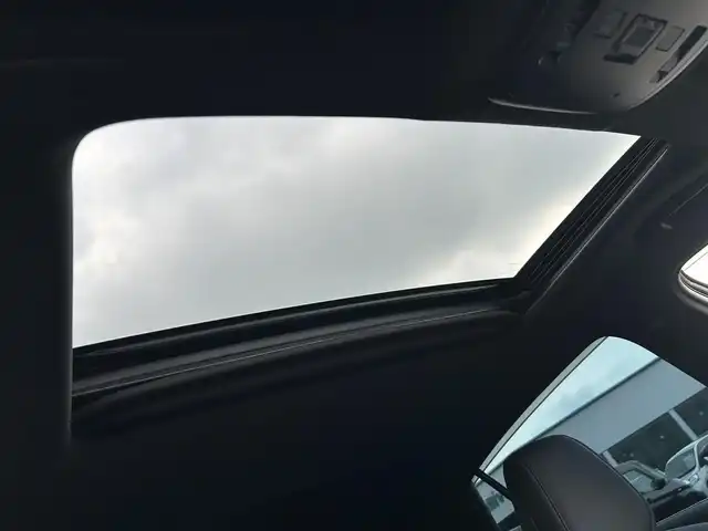 トヨタ クラウン ハイブリッド RS アドバンス 岡山県 2021(令3)年 5万km プレシャスホワイトパール 登録時走行距離　49435km/禁煙車/後期モデル/サンルーフ/TRDエアロ/TRDドアノブカバー/ヘッドアップディスプレイ/純正12.3インチナビ/　(CD/DVD/フルセグTVBluetooth)/全方位カメラ/クルーズコントロール(追従走行あり)/衝突被害軽減システム/車線逸脱警報（レーンキープアシスト）/クリアランスソナー/後側方車両検知警報(ブラインドスポットモニター)/標識認識機能/ドライブレコーダー/ビルトインETC2.0/レーダー探知機（TZ-R203L）/レザーシート/シートヒーター(D・N席)/エアシート(D・N席)/パワーシート(D席メモリ機能付）/革巻きステアリング/ステアリングスイッチ/デジタルインナーミラー/純正LEDヘッドライト/フォグライト/オートライト/ヘッドライトウォッシャー/プッシュスタート/カードキー/MTモード付きAT/アイドリングストップ/純正アルミホイール 18インチ/ドアバイザー/シーケンシャルウインカー/電動格納ミラー/オートリトラミラー/純正フロアマット/横滑防止装置/盗難防止装置/取扱説明書/ナビ取扱説明書