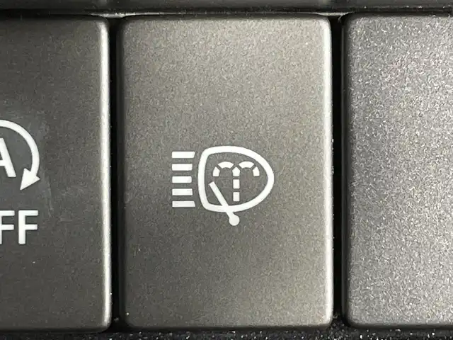 スズキ ジムニー XC 神奈川県 2023(令5)年 0.8万km ジャングルグリーン スズキセーフティサポート/社外ディスプレイオーディオ/・BT/HDMI/タイプC/バックカメラ/シートヒーター(D/N)/ダウンヒルアシストコントロール/アイドリングストップ機能/革巻きステアリング/ステアリングスイッチ/クルーズコントロール/Autoライト/LEDヘッドライト/フォグランプ/電動格納ミラー/ウィンカーミラー/ミラーヒーター/純正フロアマット/純正16インチアルミホイール/背面タイヤ