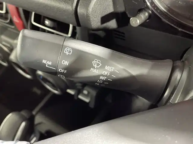 スズキ ジムニー XC 神奈川県 2023(令5)年 0.8万km ジャングルグリーン スズキセーフティサポート/社外ディスプレイオーディオ/・BT/HDMI/タイプC/バックカメラ/シートヒーター(D/N)/ダウンヒルアシストコントロール/アイドリングストップ機能/革巻きステアリング/ステアリングスイッチ/クルーズコントロール/Autoライト/LEDヘッドライト/フォグランプ/電動格納ミラー/ウィンカーミラー/ミラーヒーター/純正フロアマット/純正16インチアルミホイール/背面タイヤ