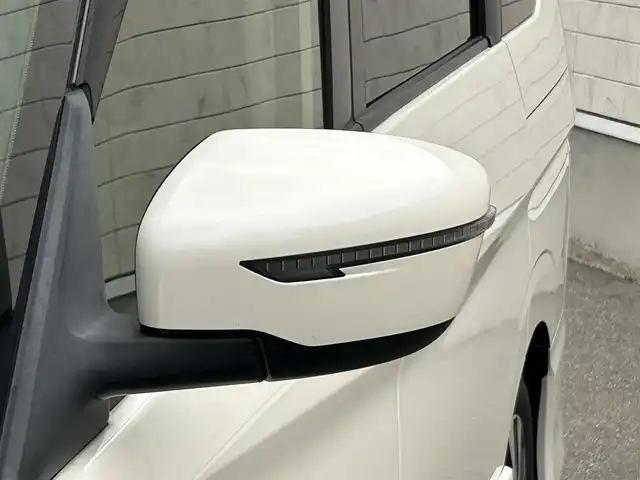 日産 セレナ ハイウェイスター Vセレクション 山形県 2018(平30)年 9.5万km ブリリアントホワイトパール 純正9インチナビ/FM/AM/フルセグ/DVD/Bluetooth/両側パワースライドア/衝突軽減ブレーキ/クルーズコントロール/アイドリングストップ/バックカメラ/横滑り防止装置/LEDライト/フォグランプ/純正バイザー/純正マット/スマートキー/スペアキー/ETC