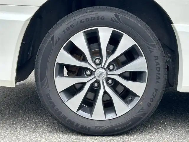 日産 セレナ ハイウェイスター Vセレクション 山形県 2018(平30)年 9.5万km ブリリアントホワイトパール 純正9インチナビ/FM/AM/フルセグ/DVD/Bluetooth/両側パワースライドア/衝突軽減ブレーキ/クルーズコントロール/アイドリングストップ/バックカメラ/横滑り防止装置/LEDライト/フォグランプ/純正バイザー/純正マット/スマートキー/スペアキー/ETC