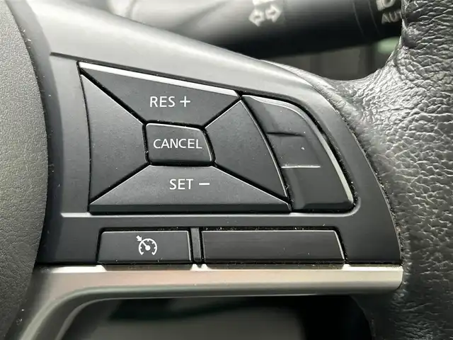 日産 セレナ ハイウェイスター Vセレクション 山形県 2018(平30)年 9.5万km ブリリアントホワイトパール 純正9インチナビ/FM/AM/フルセグ/DVD/Bluetooth/両側パワースライドア/衝突軽減ブレーキ/クルーズコントロール/アイドリングストップ/バックカメラ/横滑り防止装置/LEDライト/フォグランプ/純正バイザー/純正マット/スマートキー/スペアキー/ETC