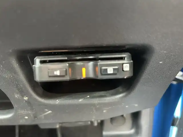 ダイハツ キャスト アクティバ G リミテッド SAⅢ 滋賀県 2018(平30)年 7.3万km スプラッシュブルーM 純正メモリナビ/・フルセグTV/FM/AM/CD/DVD/・Bluetooth/SD/iPod/全方位カメラ/ドライブレコーダー/ETC/前席シートヒーター/コーナーセンサー/衝突回避・軽減ブレーキ機能/誤発進抑制機能/車線逸脱警報/先行車発進お知らせ機能/LEDヘッドライト/オートライト/オートハイビーム/フォグランプ/プッシュスタート/スマートキ×２/ドアバイザー