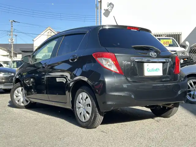 トヨタ ヴィッツ F 和歌山県 2011(平23)年 6万km ブラックマイカ アイドリングストップ/ETC/純正フロアマット/純正ドアバイザー/取扱説明書/保証書