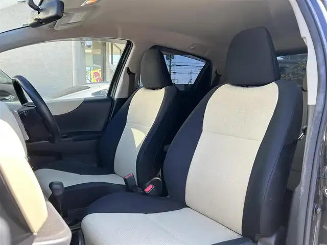 トヨタ ヴィッツ F 和歌山県 2011(平23)年 6万km ブラックマイカ アイドリングストップ/ETC/純正フロアマット/純正ドアバイザー/取扱説明書/保証書