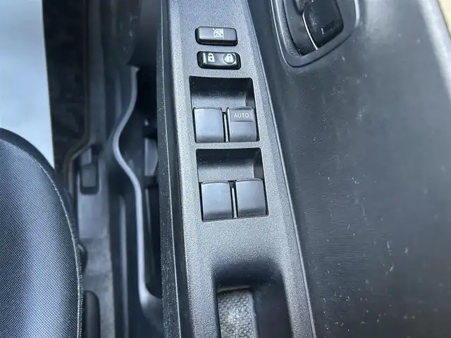 トヨタ ヴィッツ F 和歌山県 2011(平23)年 6万km ブラックマイカ アイドリングストップ/ETC/純正フロアマット/純正ドアバイザー/取扱説明書/保証書