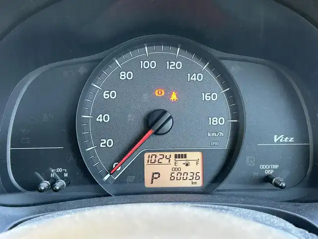 トヨタ ヴィッツ F 和歌山県 2011(平23)年 6万km ブラックマイカ アイドリングストップ/ETC/純正フロアマット/純正ドアバイザー/取扱説明書/保証書