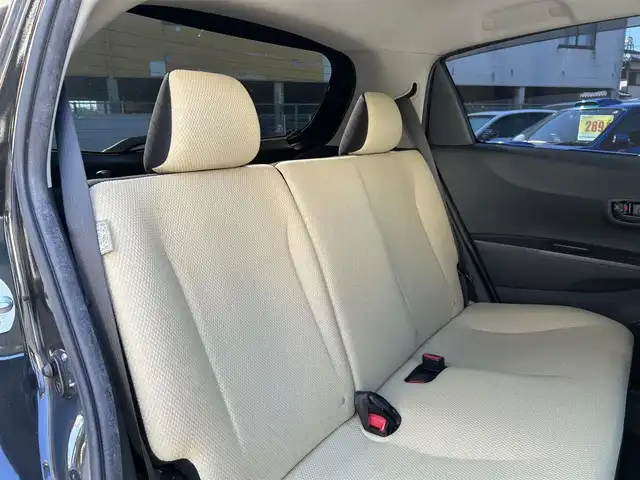 トヨタ ヴィッツ F 和歌山県 2011(平23)年 6万km ブラックマイカ アイドリングストップ/ETC/純正フロアマット/純正ドアバイザー/取扱説明書/保証書