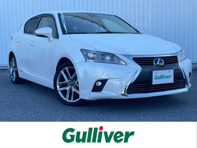 レクサス ＣＴ 200h クールツーリングスタイル 滋賀県 2017(平29)年 6.4万km ソニッククォーツ 純正SDナビ/(フルセグTV CD DVD Bluetooth ブルーレイ USB AUX)/バックカメラ/レーダークルーズコントロール/パワーシート/ハーフレザーシート/シートヒーター/革巻きステアリング/ステアリングリモコン/ビルトインETC2.0/プッシュスタート/スマートキー/電動格納ミラー/パドルシフト/純正フロアマット/LEDオートヘッドライト